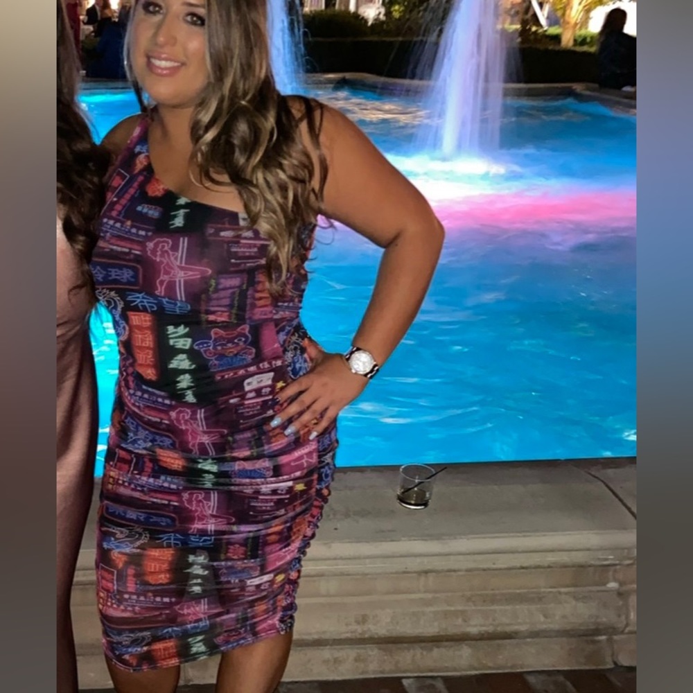 One shoulder dress